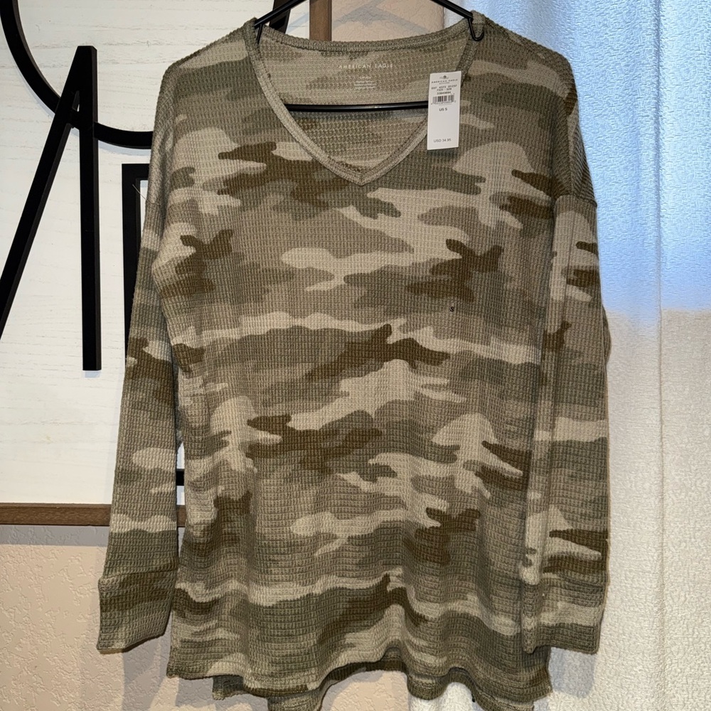 American Eagle Outfitters Olive Camouflage Long Sleeve Tee